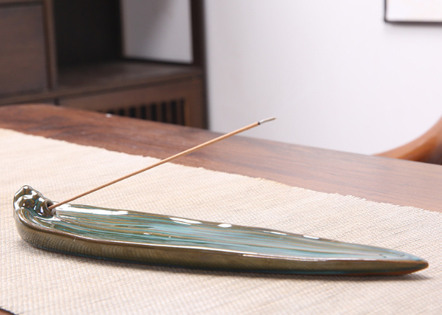 Подставка для благовоний Одинокий лист Зеленый бамбук, керамика 21 см