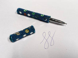 Подарочная ручка в цветочек, синие чернила 12,5 см