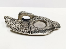 Подставка металлическая рука, серебро