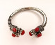 Браслет-манжета с красным солнечным камнем, металл 7,5 см 