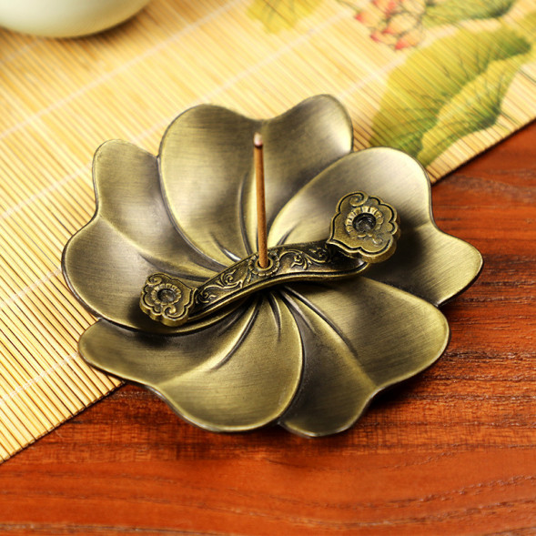 Подставка для благовоний Лист сакуры 8 х 8 х 1 см