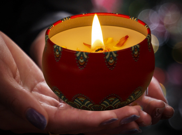 Свеча ароматическая соевая Лаванда в жестяной банке (Lavender Candle) 5 х 3 см