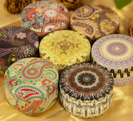 Свеча ароматическая соевая Груша и Фрезия в жестяной банке (Pear and Freesia Candle) 5 х 3 см