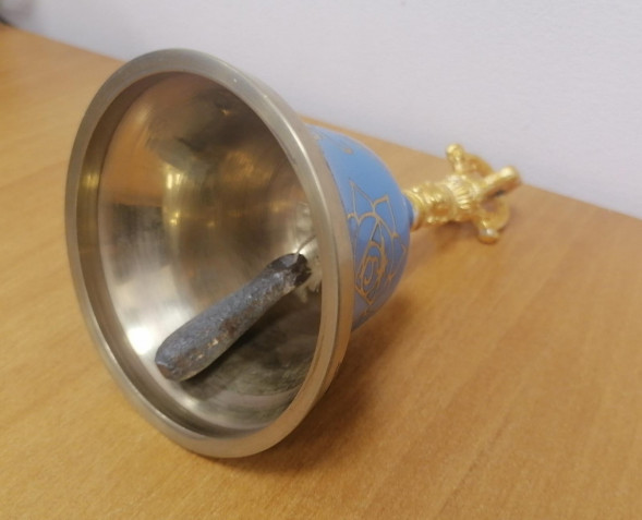 Колокольчик индийский голубой металл 9 см диаметр